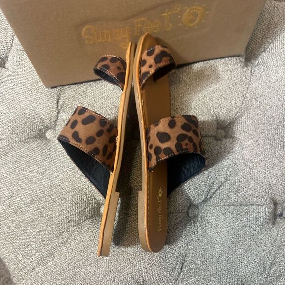 Leopard  Toe  Sandals - Picture 13 of 14